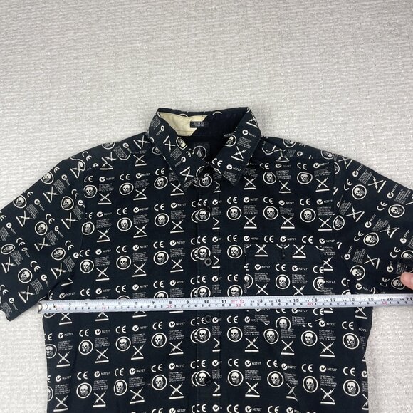 Y2K Volcom Skull Dead AOP Goth Punk Skate Mens Button Shirt Black Sz S Slim Fit - Picture 11 of 16